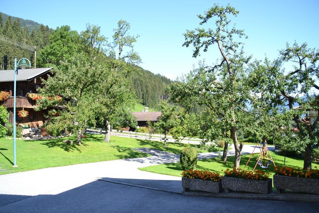 Gaestehaus Christoph Ried im Zillertal Exterior photo