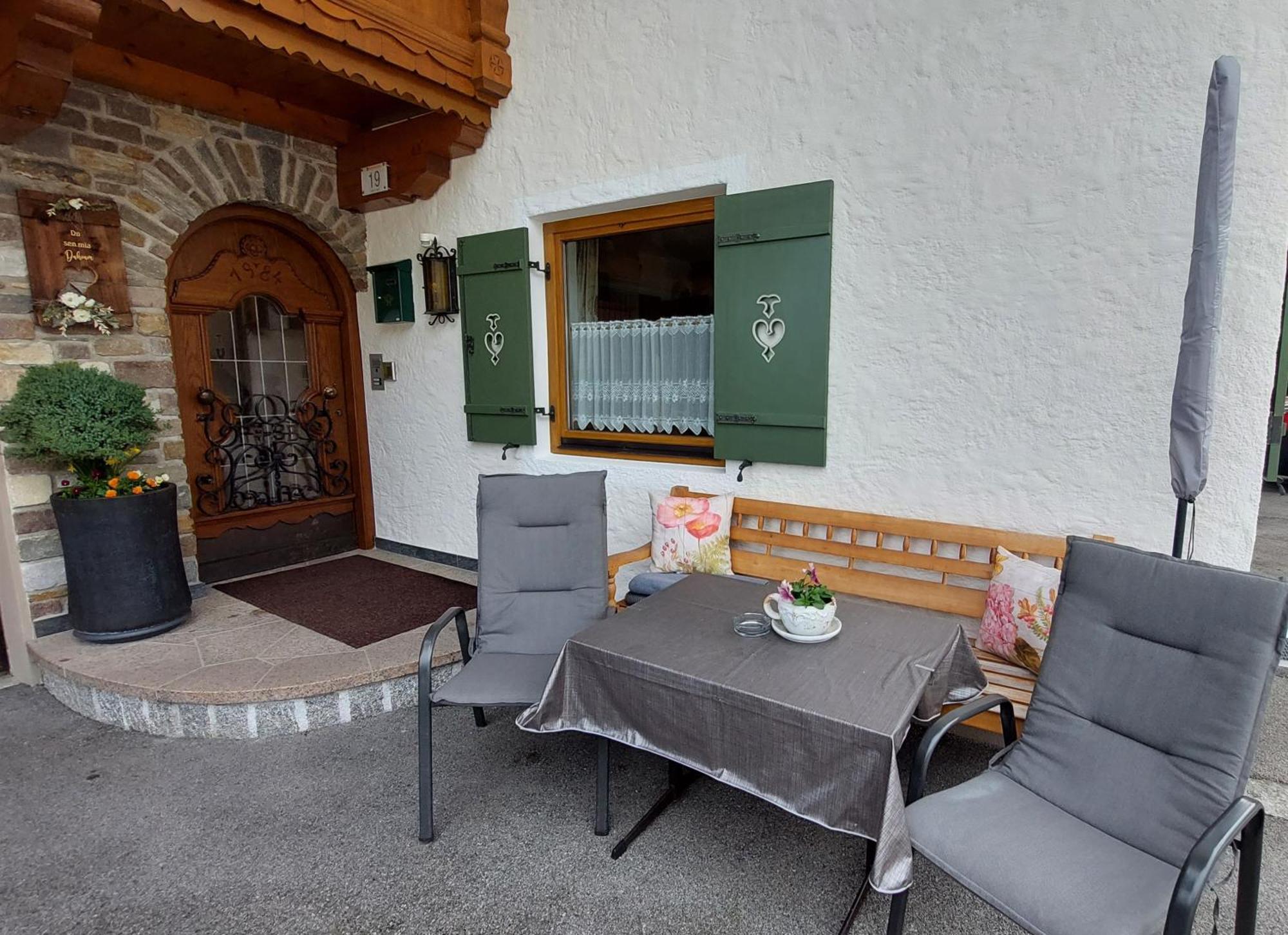 Gaestehaus Christoph Ried im Zillertal Exterior photo