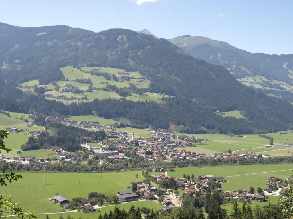 Gaestehaus Christoph Ried im Zillertal Exterior photo