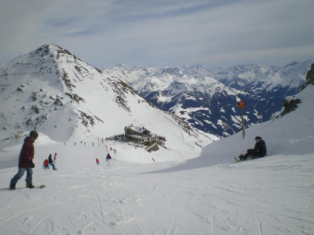 Gaestehaus Christoph Ried im Zillertal Exterior photo