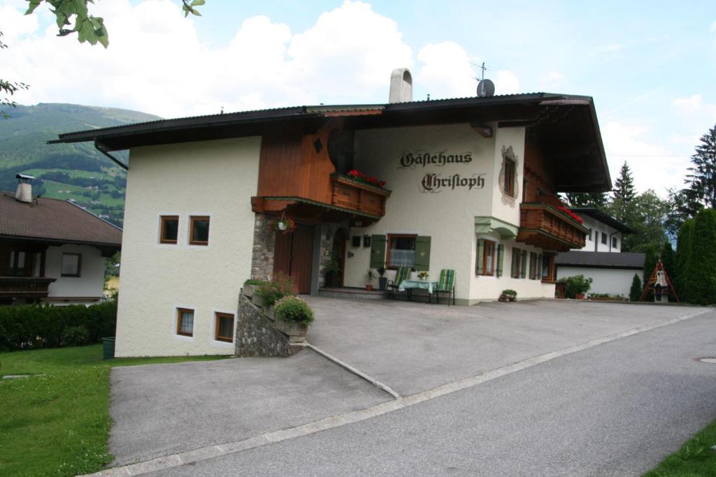Gaestehaus Christoph Ried im Zillertal Exterior photo