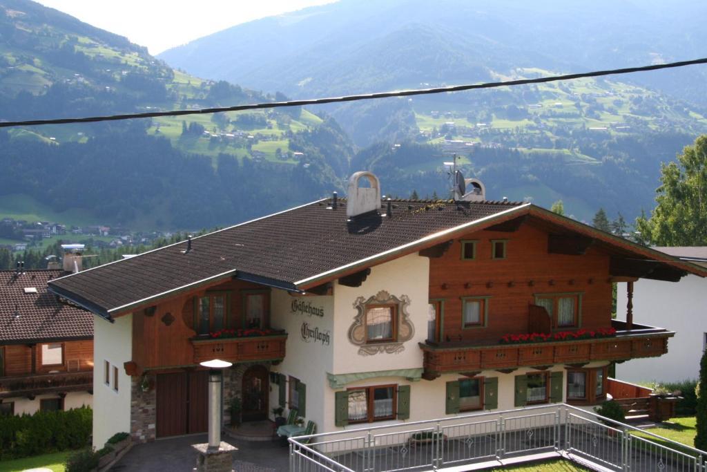 Gaestehaus Christoph Ried im Zillertal Exterior photo